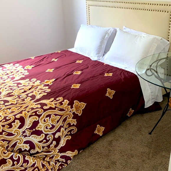 Cal King Bed Ensemble Fairfield Square Collection Bed-in-A-Bag Comforter Set - Picture 13 of 14